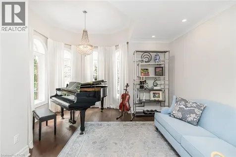 178 Valmont Court Ancaster ON L9G 5A1