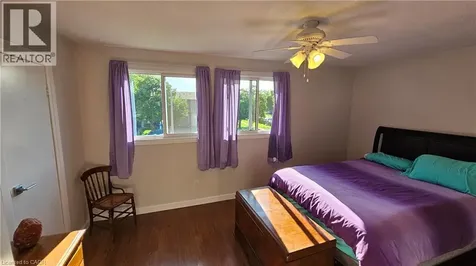 4 Parkside Drive Paris ON N3L 3S7