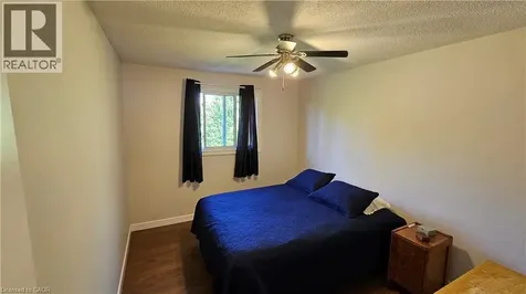 4 Parkside Drive Paris ON N3L 3S7