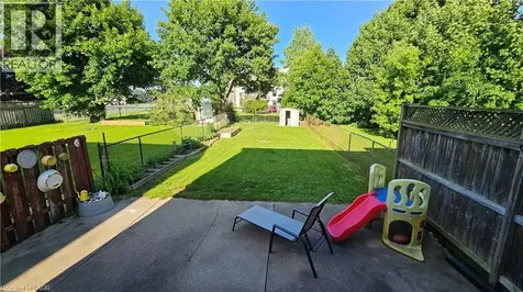 4 Parkside Drive Paris ON N3L 3S7