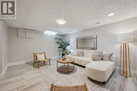 694 Highpoint Avenue Waterloo ON N2V 1G9