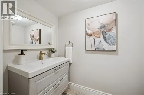 694 Highpoint Avenue Waterloo ON N2V 1G9