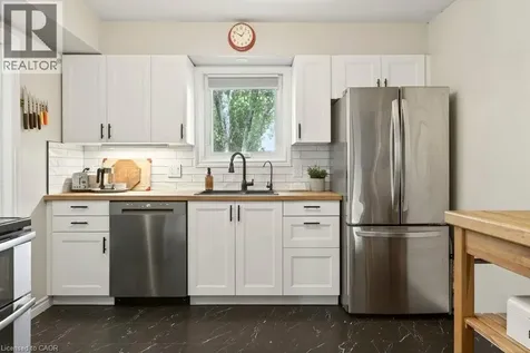 151 Connaught Avenue North Hamilton ON L8L 6Z4