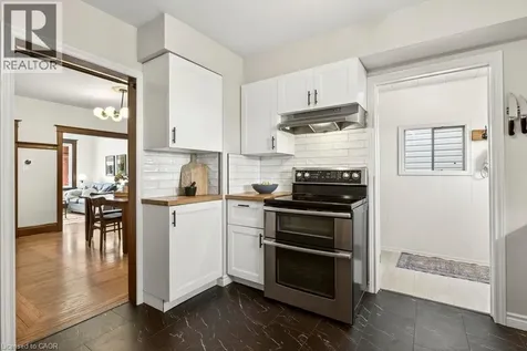 151 Connaught Avenue North Hamilton ON L8L 6Z4