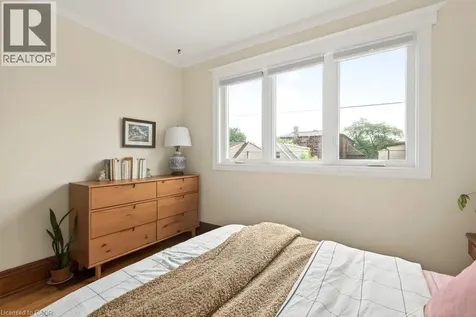 151 Connaught Avenue North Hamilton ON L8L 6Z4