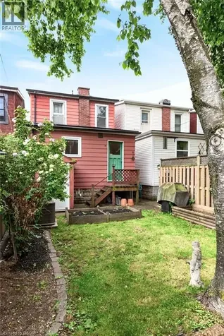 151 Connaught Avenue North Hamilton ON L8L 6Z4