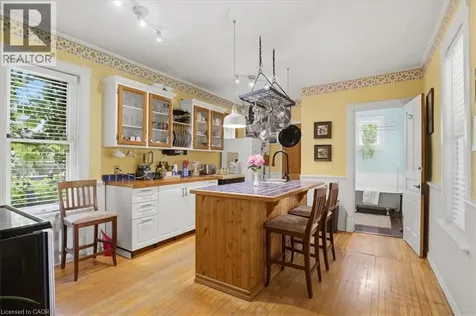 31 John Street East Waterloo ON N2J 1E6