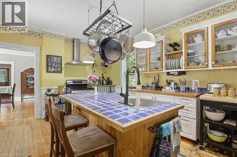 31 John Street East Waterloo ON N2J 1E6