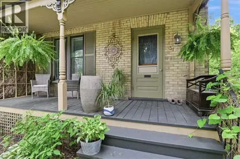 31 John Street East Waterloo ON N2J 1E6