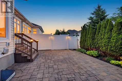 260 Bulrush Crescent Ottawa ON K1T 0E5