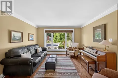 2128 Benjamin Avenue Ottawa ON K2A 1P4