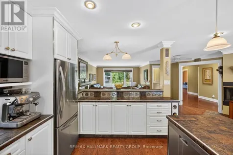 2128 Benjamin Avenue Ottawa ON K2A 1P4