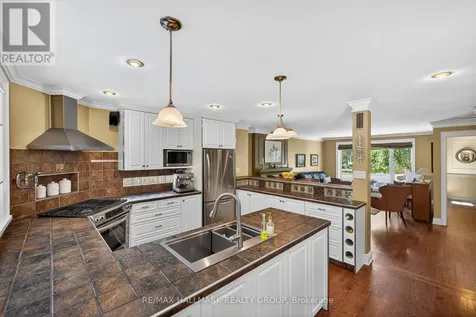 2128 Benjamin Avenue Ottawa ON K2A 1P4