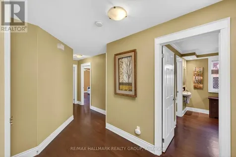 2128 Benjamin Avenue Ottawa ON K2A 1P4