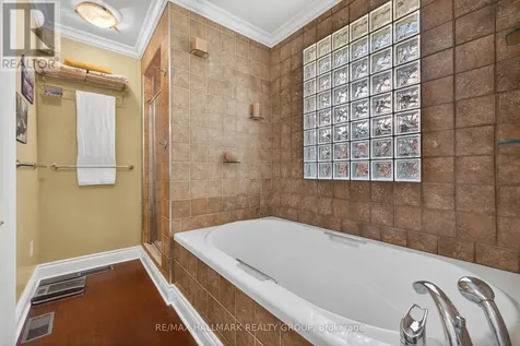 2128 Benjamin Avenue Ottawa ON K2A 1P4