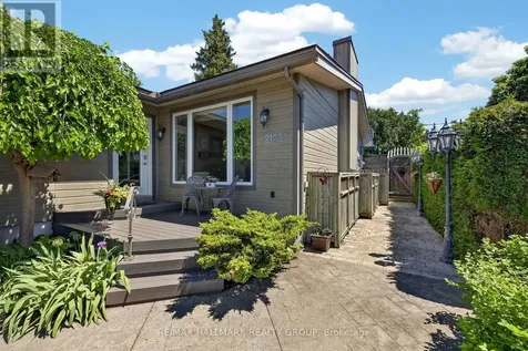 2128 Benjamin Avenue Ottawa ON K2A 1P4