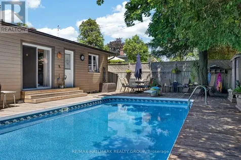 2128 Benjamin Avenue Ottawa ON K2A 1P4