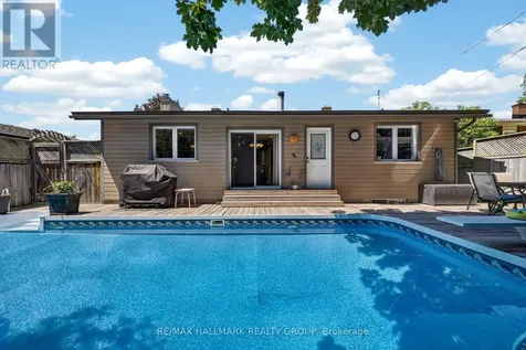 2128 Benjamin Avenue Ottawa ON K2A 1P4