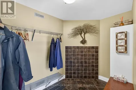 2128 Benjamin Avenue Ottawa ON K2A 1P4
