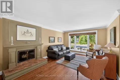 2128 Benjamin Avenue Ottawa ON K2A 1P4