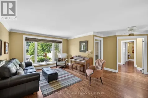 2128 Benjamin Avenue Ottawa ON K2A 1P4