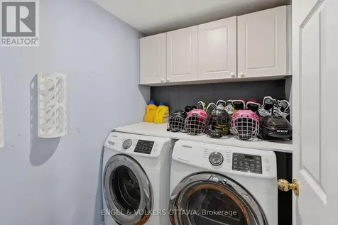 1033 Como Crescent Ottawa ON K4A 3Z5