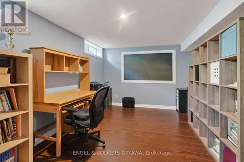 1033 Como Crescent Ottawa ON K4A 3Z5