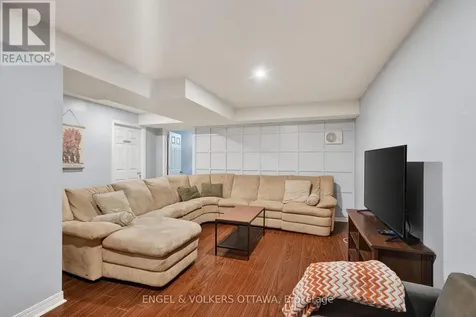 1033 Como Crescent Ottawa ON K4A 3Z5