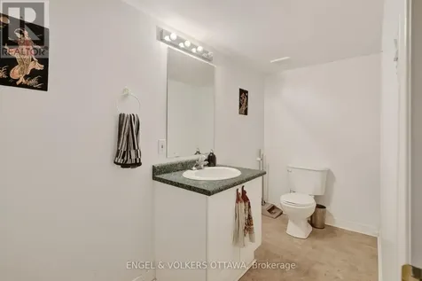 1033 Como Crescent Ottawa ON K4A 3Z5