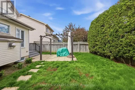1033 Como Crescent Ottawa ON K4A 3Z5