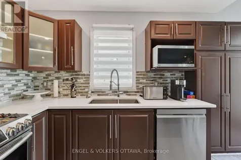 1033 Como Crescent Ottawa ON K4A 3Z5