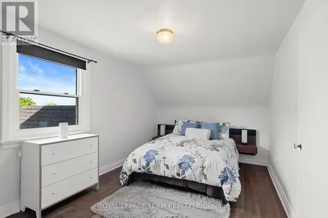 1386 Randall Avenue Ottawa ON K1H 7R3