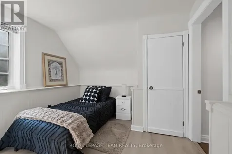 1386 Randall Avenue Ottawa ON K1H 7R3