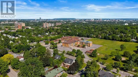 1386 Randall Avenue Ottawa ON K1H 7R3