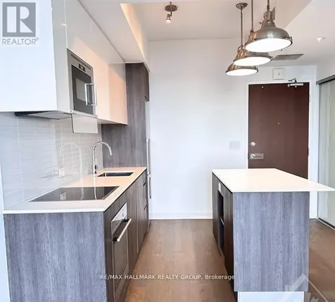 199 Slater Street Ottawa ON K1P 0C8