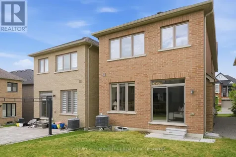 27 Christine Elliott Avenue Whitby ON L1P 0B8