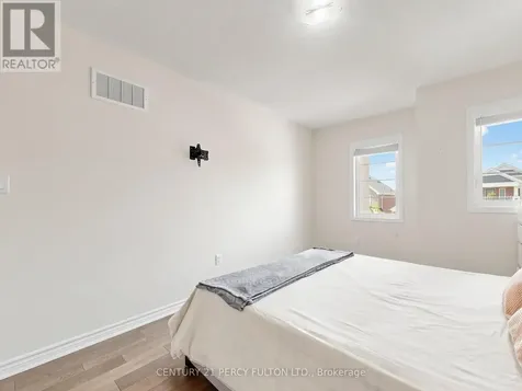 2715 Sapphire Drive Pickering ON L1X 0G3