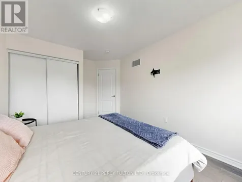 2715 Sapphire Drive Pickering ON L1X 0G3