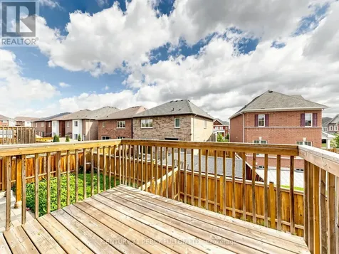 2715 Sapphire Drive Pickering ON L1X 0G3