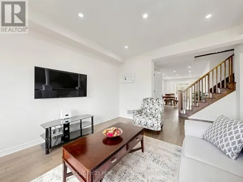 2715 Sapphire Drive Pickering ON L1X 0G3