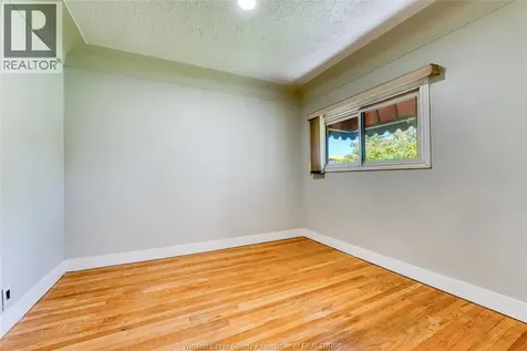 1507 Langlois Windsor ON N8X 4M3