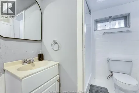1507 Langlois Windsor ON N8X 4M3