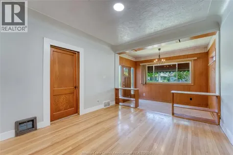 1507 Langlois Windsor ON N8X 4M3