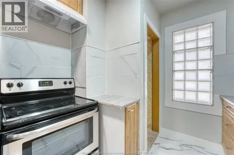 1507 Langlois Windsor ON N8X 4M3