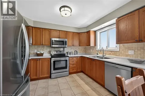 60 Dunrobin Drive Caledonia ON N3W 2N7