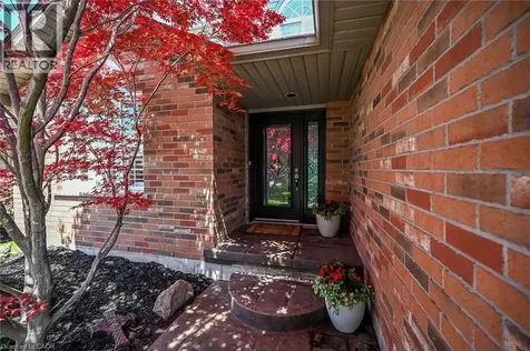 60 Dunrobin Drive Caledonia ON N3W 2N7