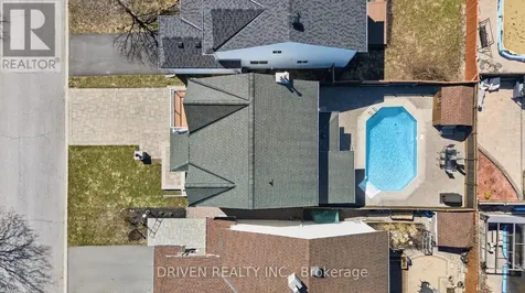 30 Peacock Crescent Ottawa ON K2J 3P6