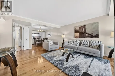30 Peacock Crescent Ottawa ON K2J 3P6
