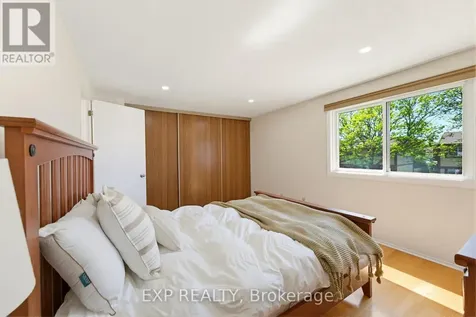 10 Fieldgate Drive Ottawa ON K2J 1L5