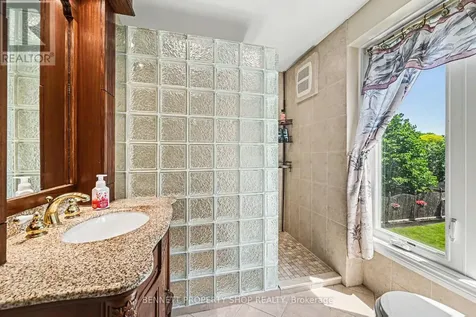 78 Meadowbank Drive Ottawa ON K2G 0P5